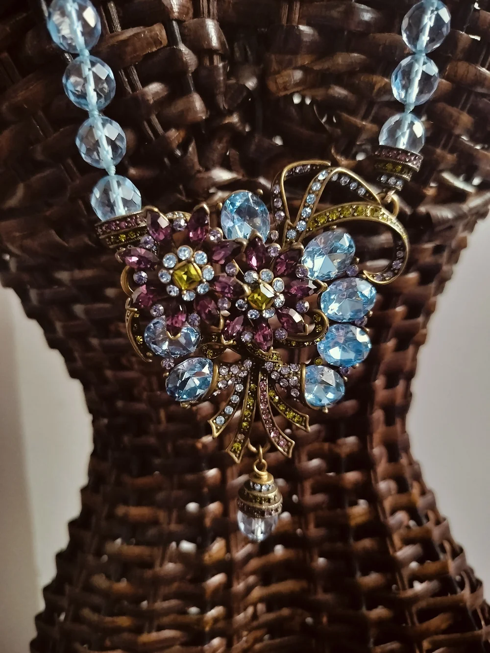 Heidi Daus statement necklace